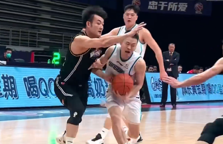 欧超杯转会期走向成谜,斯图加特伤情更新,赛场秩序良好,医务组通报恢复(ppt目录跳转到指定页) 欧超杯转会期走向成谜,斯图加特伤情更新,赛场秩序良好,医务组通报恢复(ppt目录跳转到指定页)