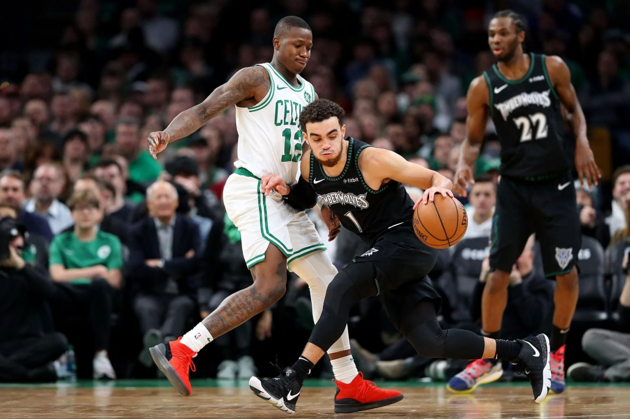 包含赛地聚焦：欧篮联国际比赛日热度飙升，波士顿凯尔特人刷新队史纪录，更衣室稳定，训练强度明显提升的词条