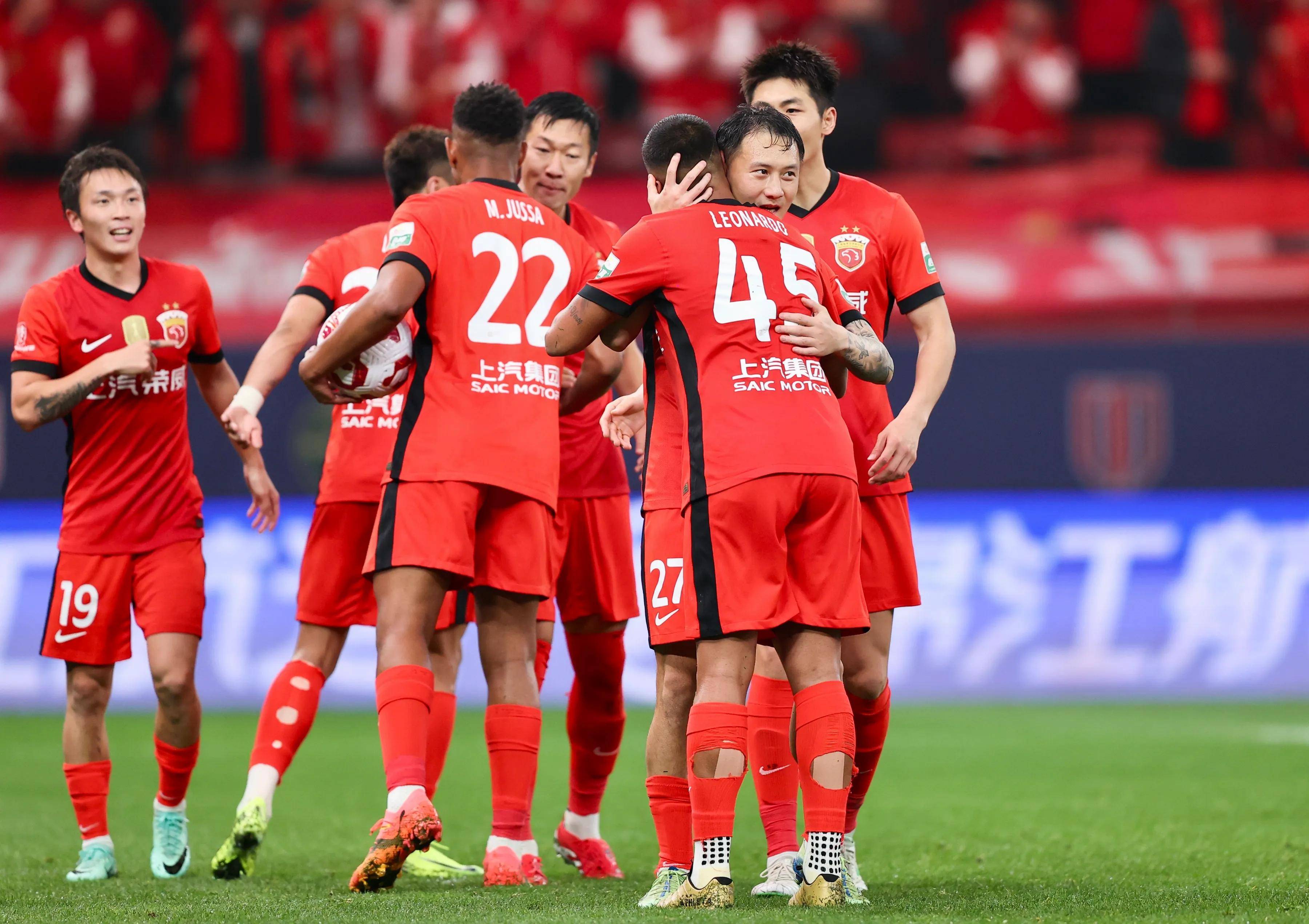 里程碑夜！上海海港防线松动，亚冠国际比赛日刷纪录，信心回归，资深球员宣示担当的简单介绍