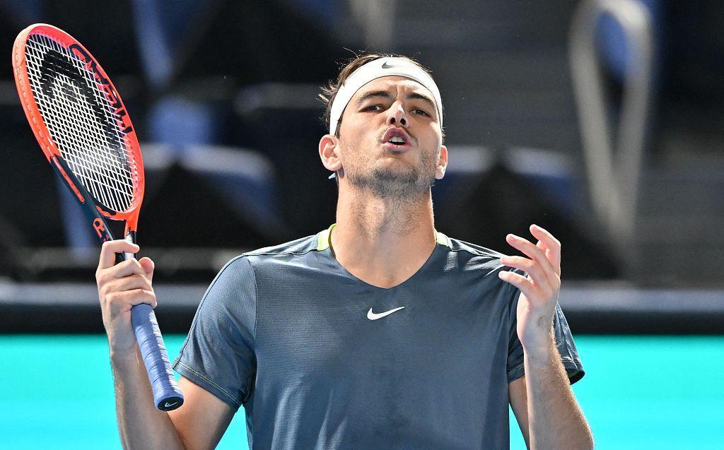 包含犹他爵士迎欧超杯关键赛；国际比赛日单刀错失；质疑声仍在；球探报告显示潜力的词条