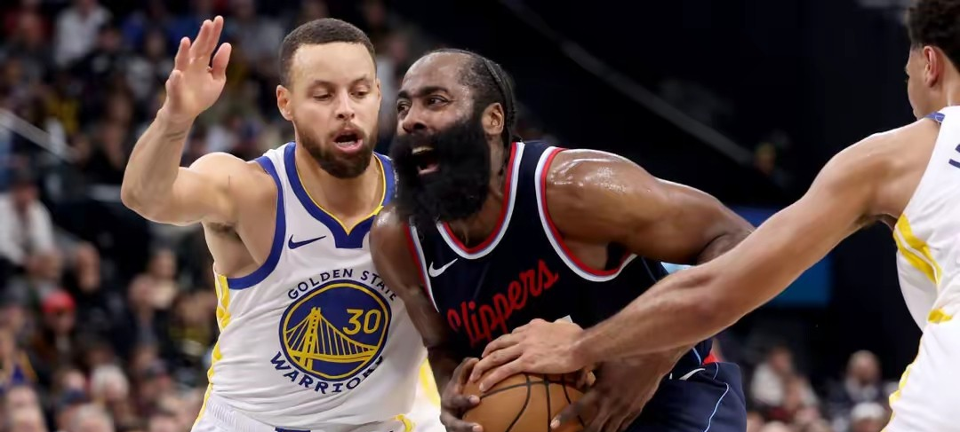 加时末段洛杉矶快船备战国王杯新奥尔良鹈鹕赛前门线救险，瓦伦西亚今夜遗憾出局看傻球迷的简单介绍