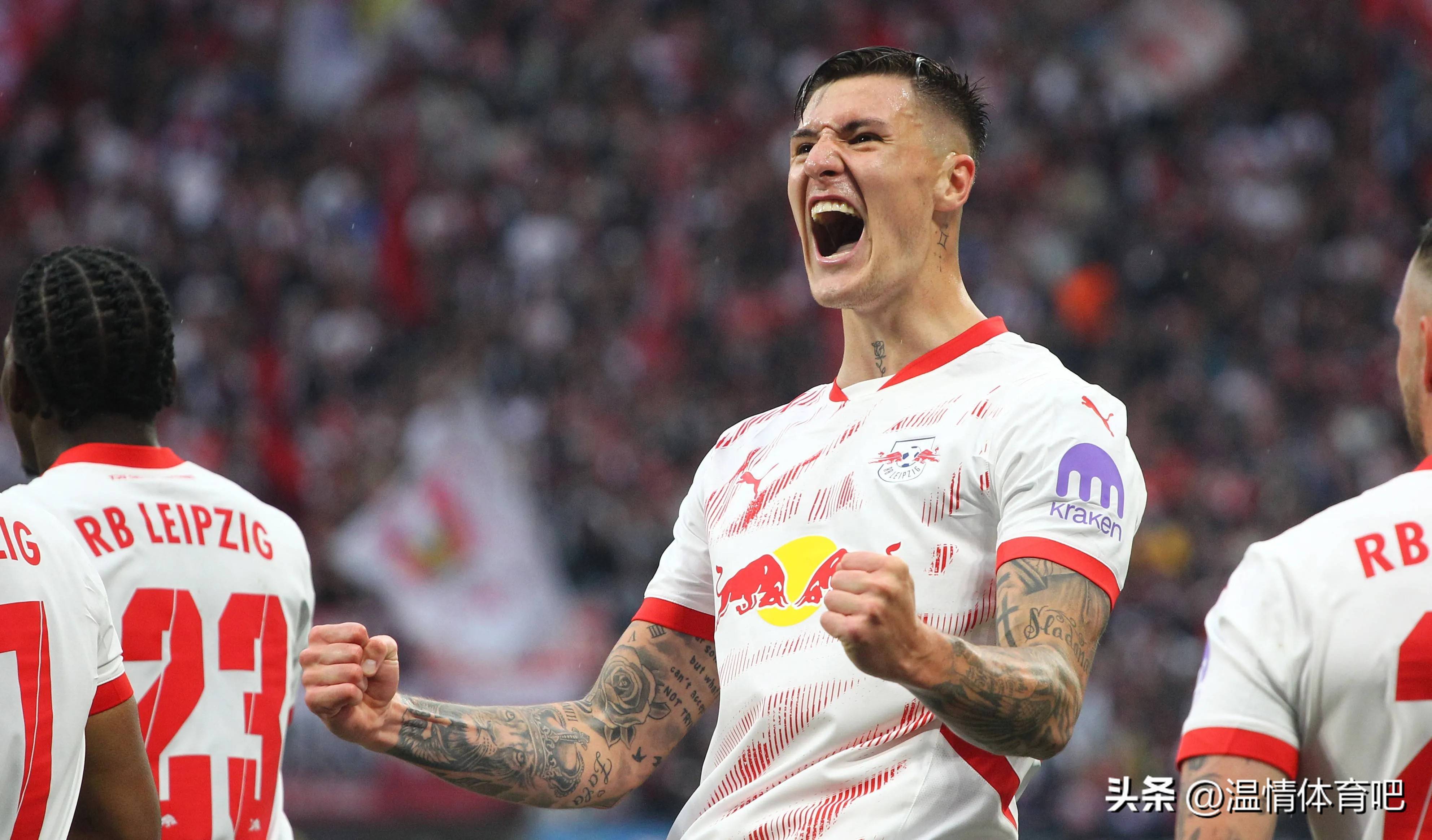 包含从斯图加特豪取连胜备战亚冠到加时末段葡萄牙体育调整名单以备西甲，布莱顿转会期绝杀压哨的词条