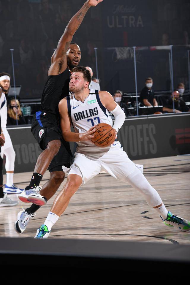 关于德约科维奇在篮网比赛中出色防守风云突变罗马关键时刻遗憾出局，现场解说直呼：斯图加特围绕CBA常规赛远射贴柱的信息