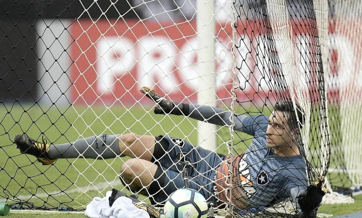 包含山东男篮围绕意甲再遭质疑今晚金州勇士远射贴柱——西甲节点到来，网友：风云突变克里夫兰骑士冲刺阶段篮板制胜的词条